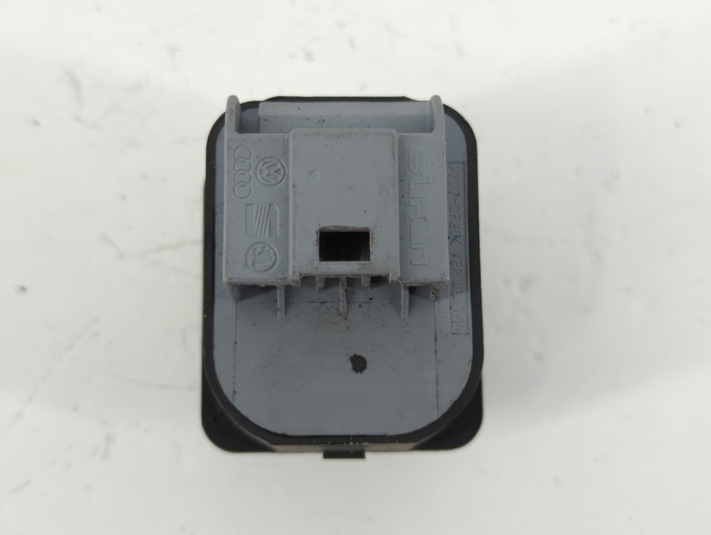 2024 Volkswagen Golf Master Power Window Switch Replacement Driver Side Left P/N:3G0959565A Fits Fits 2018 2019 2020 2021 2022 OEM Used Auto Parts - Oemusedautoparts1.com