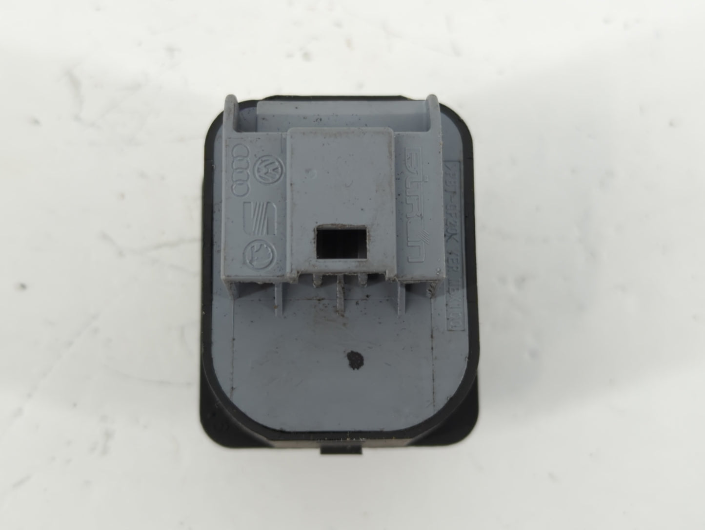2024 Volkswagen Golf Master Power Window Switch Replacement Driver Side Left P/N:3G0959565A Fits Fits 2018 2019 2020 2021 2022 OEM Used Auto Parts - Oemusedautoparts1.com