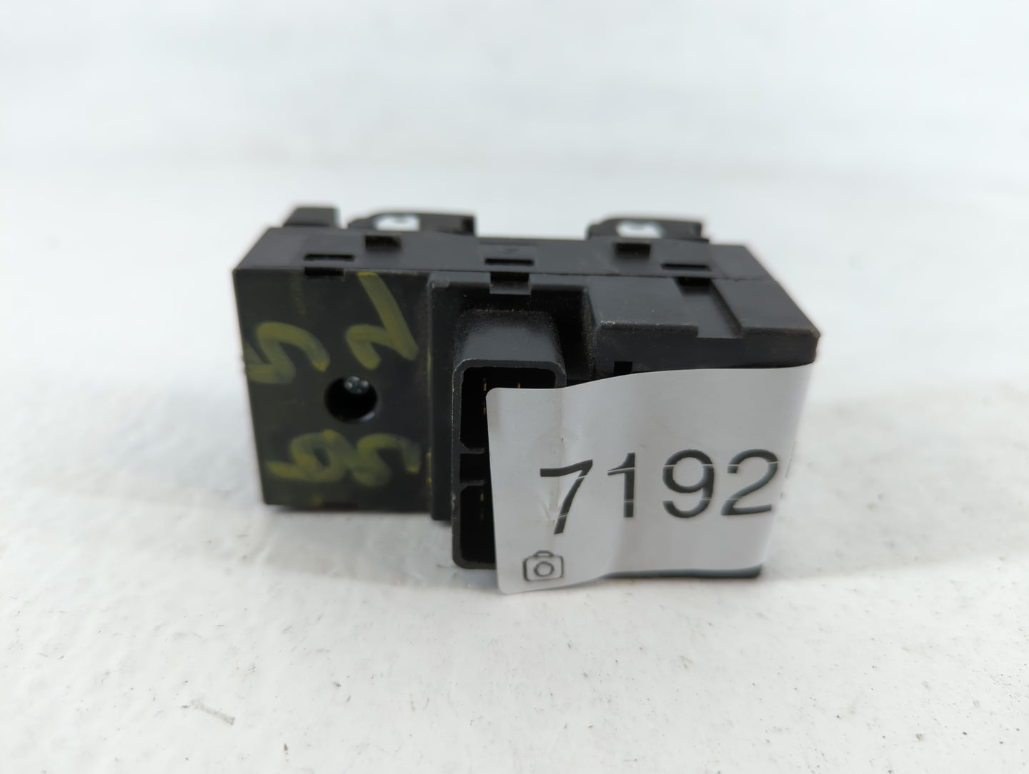 2012-2016 Chevrolet Sonic Master Power Window Switch Replacement Driver Side Left P/N:95188244 Fits Fits 2012 2013 2014 2015 2016 OEM Used Auto Parts - Oemusedautoparts1.com