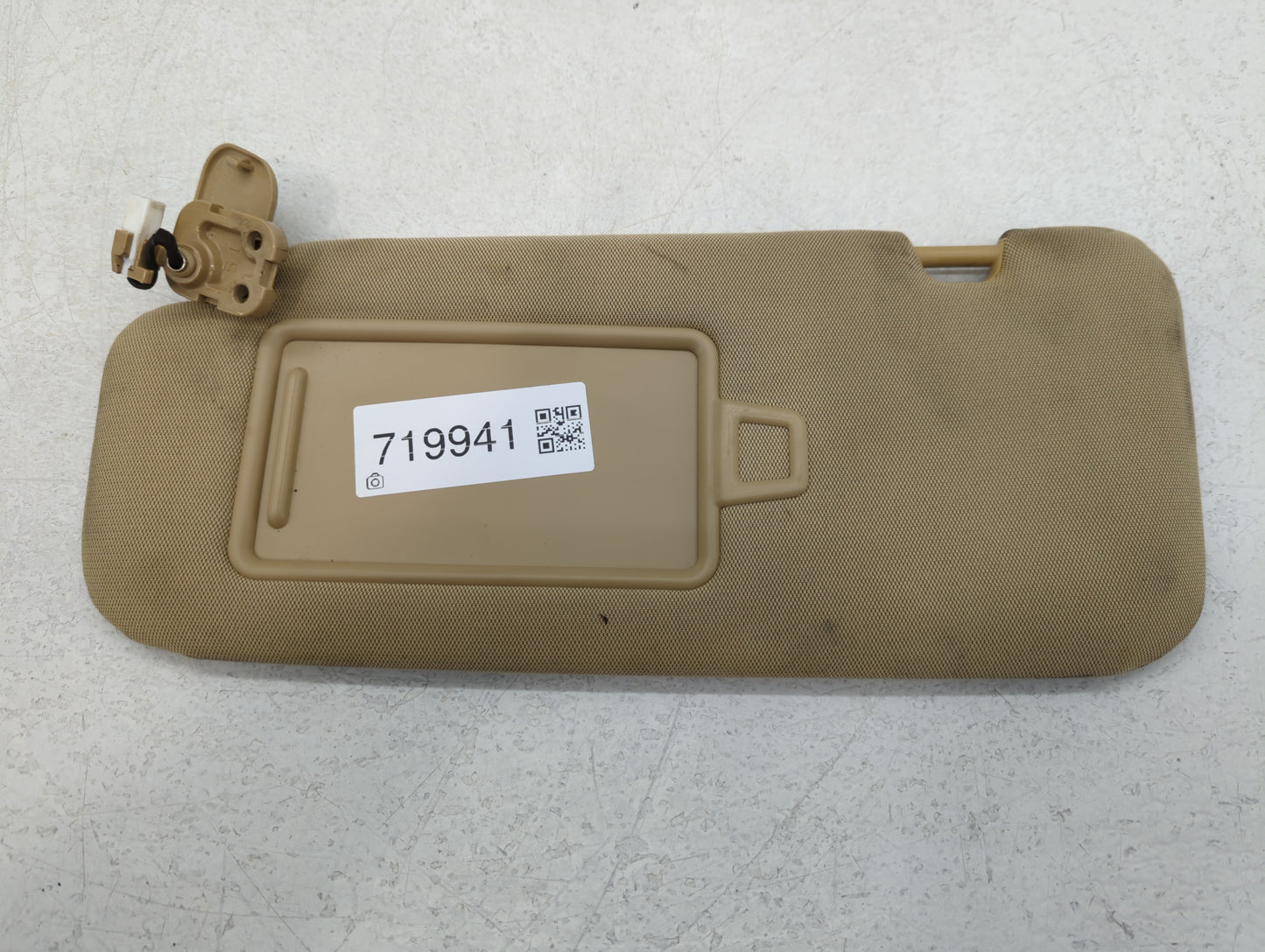 2015-2016 Hyundai Genesis Sun Visor Shade Replacement Driver Left Mirror Fits Fits 2015 2016 2017 2018 2019 2020 OEM Used Auto Parts - Oemusedautoparts1.com