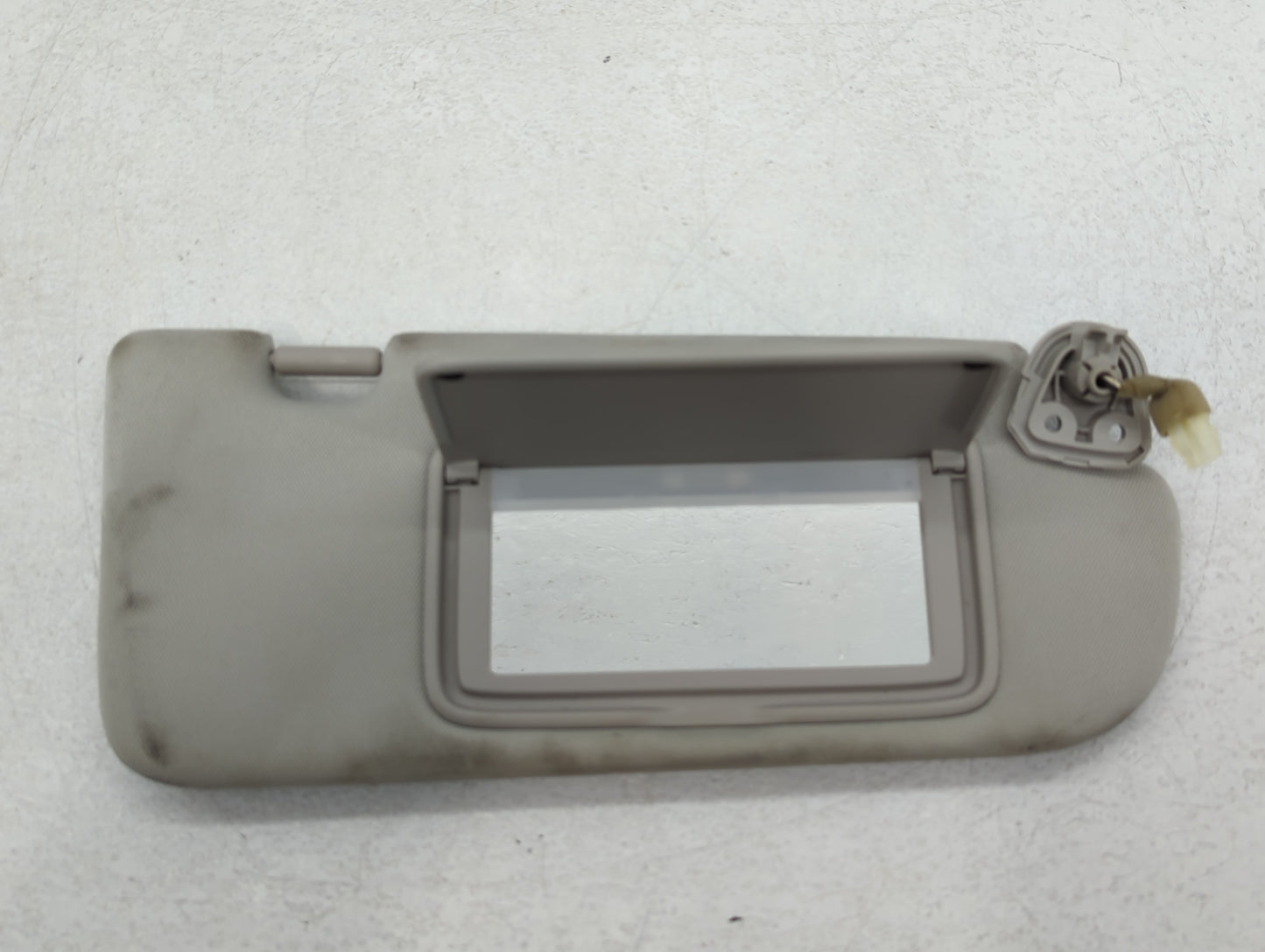 2014-2020 Infiniti Q50 Sun Visor Shade Replacement Passenger Right Mirror Fits Fits 2014 2015 2016 2017 2018 2019 2020 OEM Used Auto Parts - Oemusedautoparts1.com