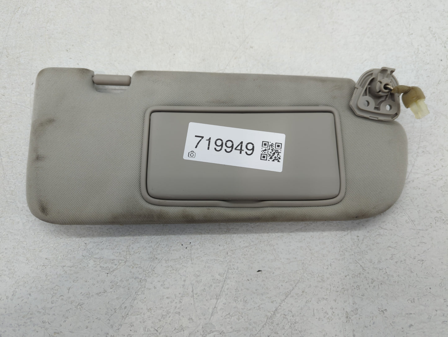 2014-2020 Infiniti Q50 Sun Visor Shade Replacement Passenger Right Mirror Fits Fits 2014 2015 2016 2017 2018 2019 2020 OEM Used Auto Parts - Oemusedautoparts1.com