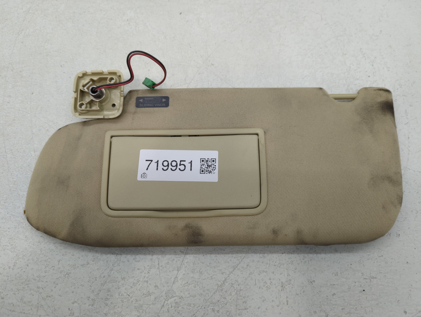 2013-2019 Lincoln Mkt Sun Visor Shade Replacement Driver Left Mirror Fits Fits 2010 2011 2012 2013 2014 2015 2016 2017 2018 2019 OEM Used Auto Parts - Oemusedautoparts1.com