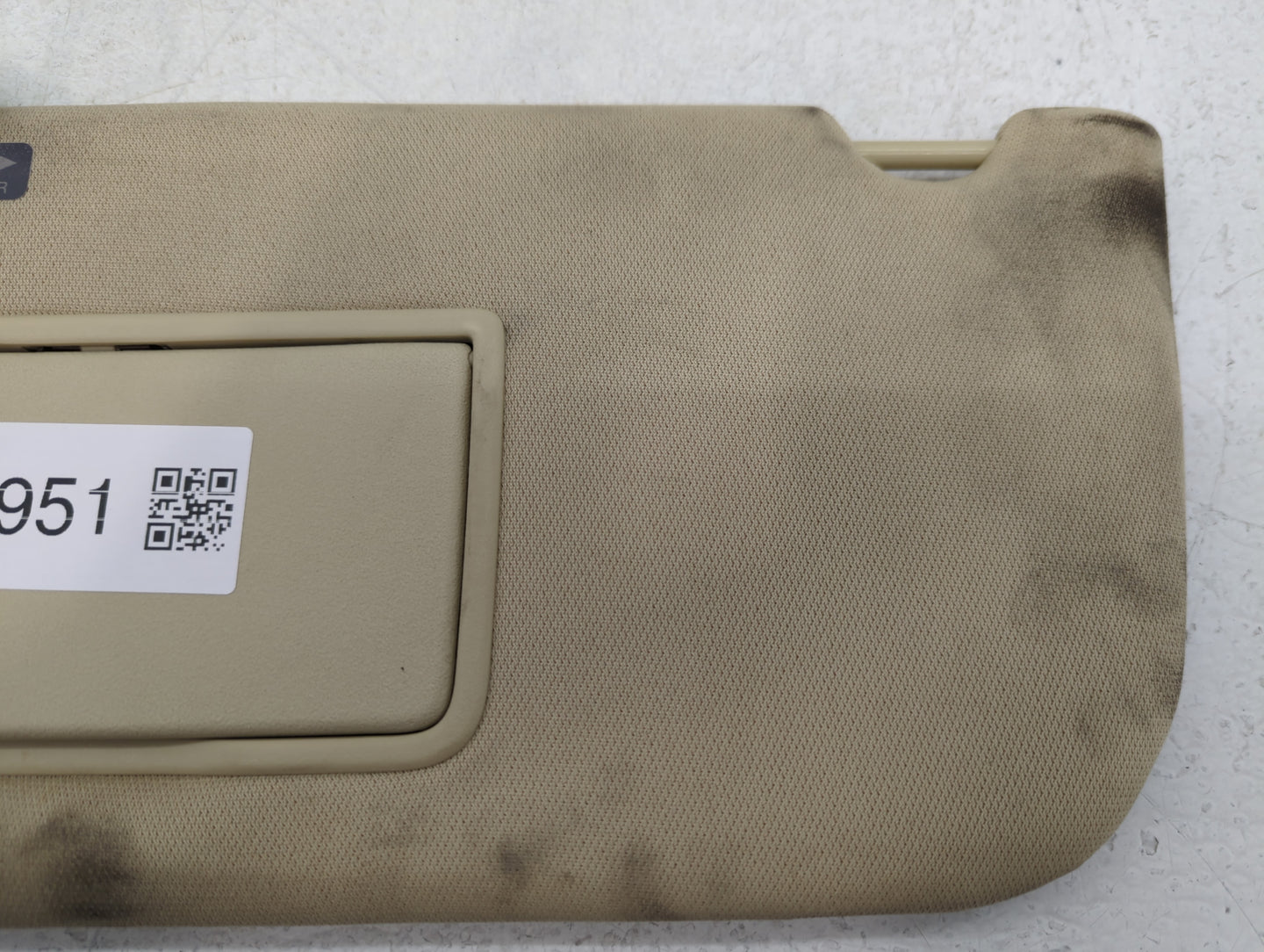 2013-2019 Lincoln Mkt Sun Visor Shade Replacement Driver Left Mirror Fits Fits 2010 2011 2012 2013 2014 2015 2016 2017 2018 2019 OEM Used Auto Parts - Oemusedautoparts1.com