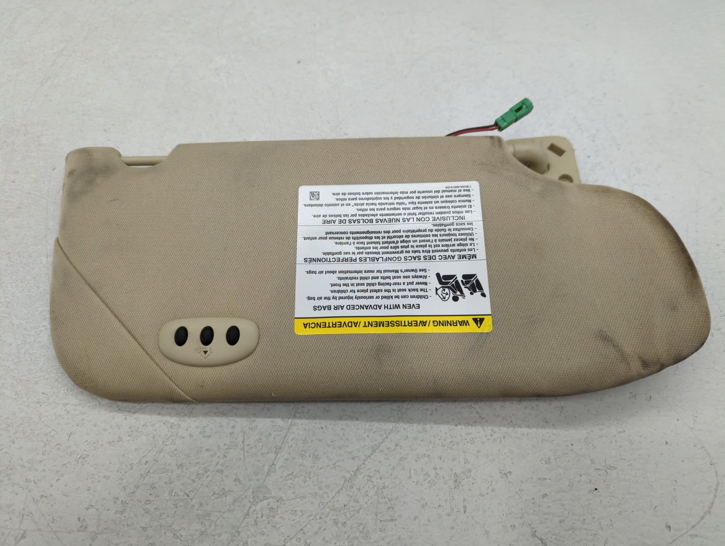 2013-2019 Lincoln Mkt Sun Visor Shade Replacement Driver Left Mirror Fits Fits 2010 2011 2012 2013 2014 2015 2016 2017 2018 2019 OEM Used Auto Parts - Oemusedautoparts1.com