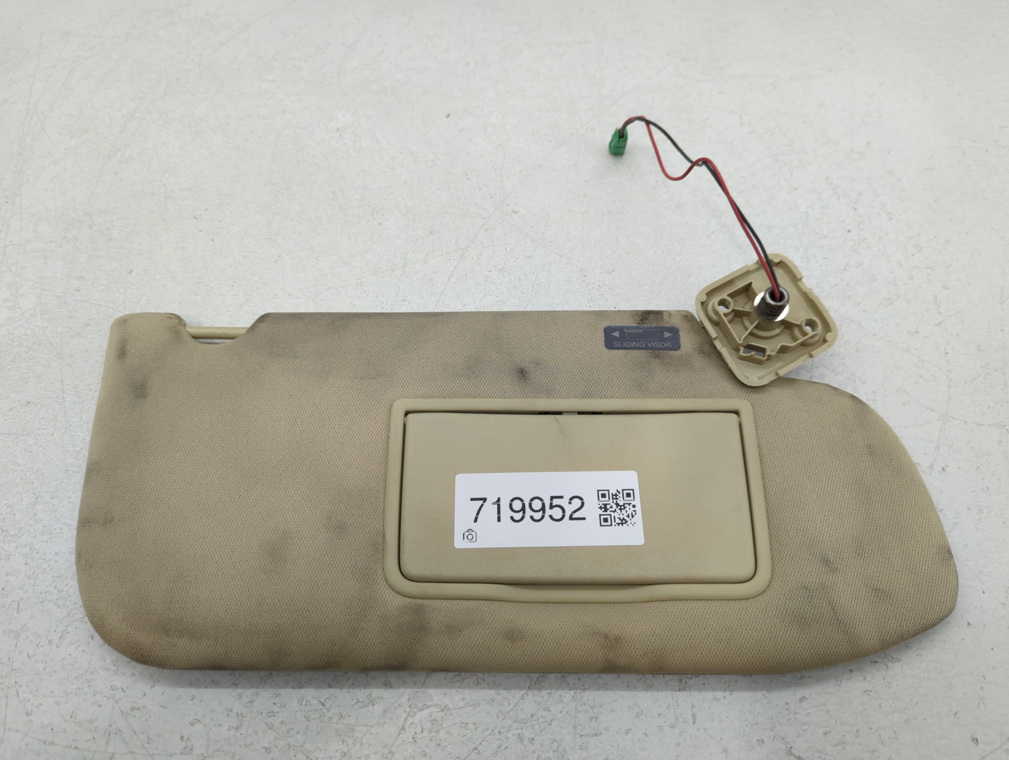 2013-2019 Lincoln Mkt Sun Visor Shade Replacement Driver Left Mirror Fits Fits 2010 2011 2012 2013 2014 2015 2016 2017 2018 2019 OEM Used Auto Parts - Oemusedautoparts1.com