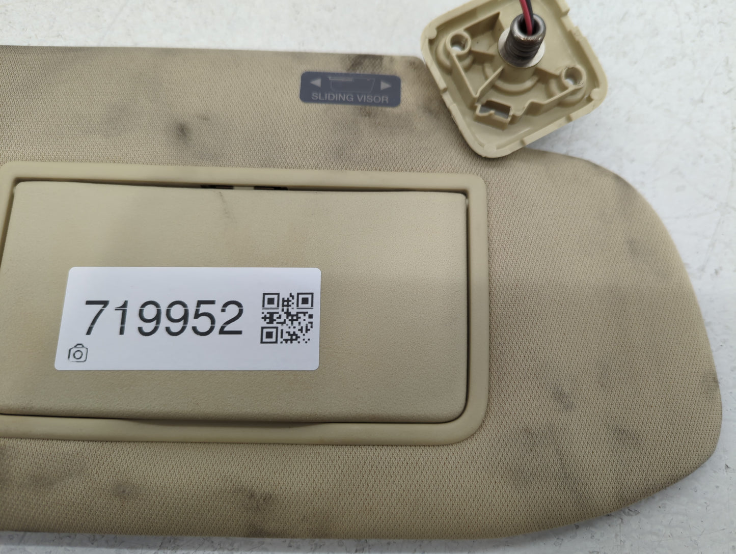 2013-2019 Lincoln Mkt Sun Visor Shade Replacement Driver Left Mirror Fits Fits 2010 2011 2012 2013 2014 2015 2016 2017 2018 2019 OEM Used Auto Parts - Oemusedautoparts1.com