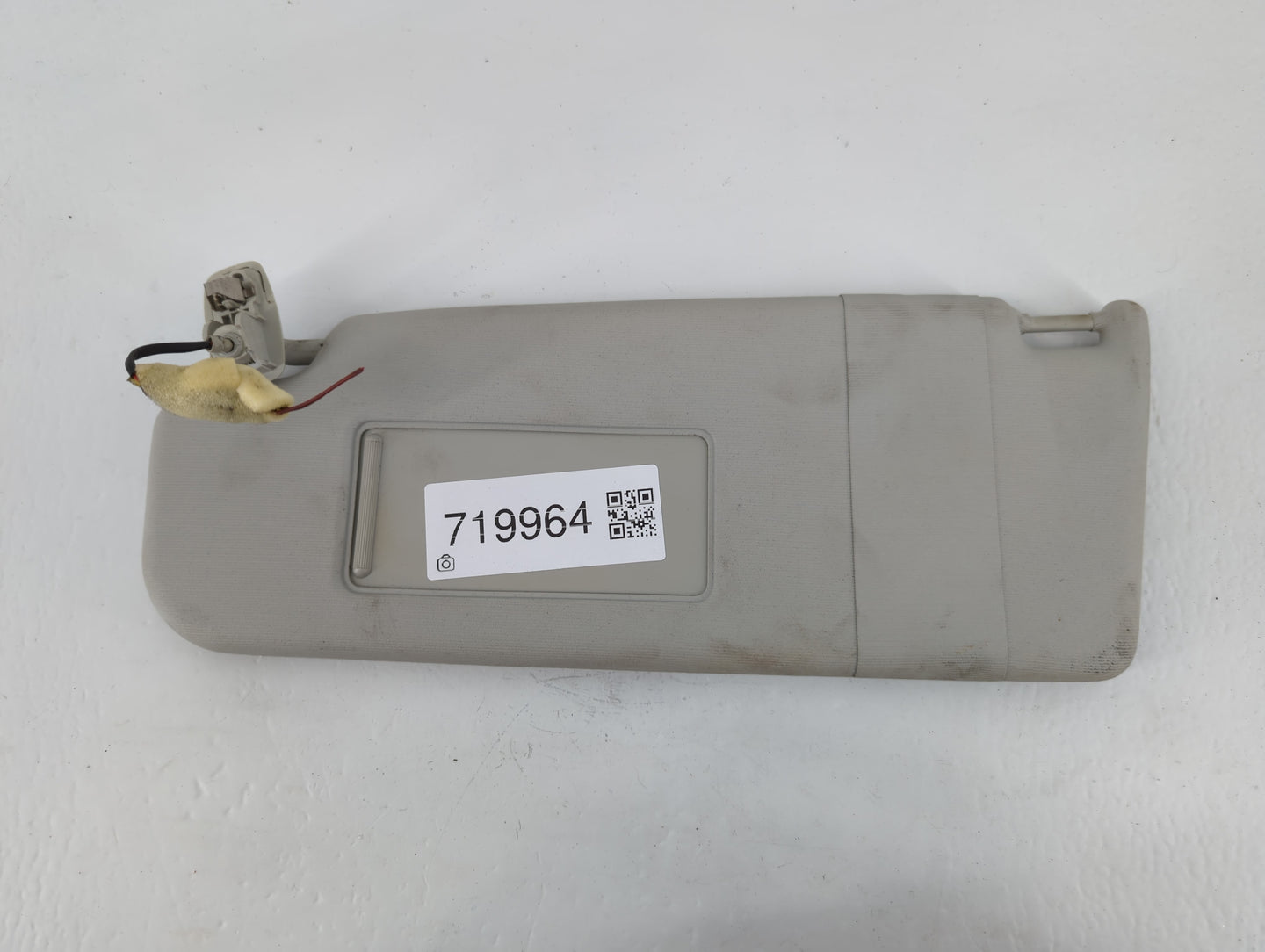 2011-2018 Volkswagen Jetta Sun Visor Shade Replacement Passenger Right Mirror Fits Fits 2011 2012 2013 2014 2015 2016 2017 2018 OEM Used Auto Parts - Oemusedautoparts1.com