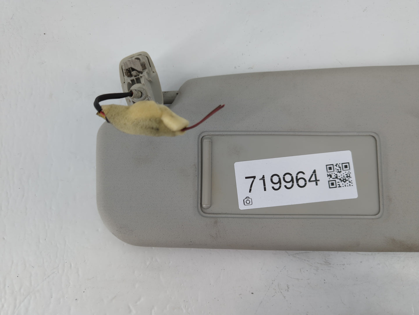 2011-2018 Volkswagen Jetta Sun Visor Shade Replacement Passenger Right Mirror Fits Fits 2011 2012 2013 2014 2015 2016 2017 2018 OEM Used Auto Parts - Oemusedautoparts1.com