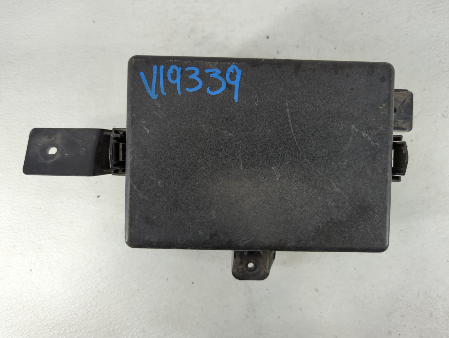 2013-2014 Hyundai Genesis Fusebox Fuse Box Panel Relay Module P/N:91264-2M801 Fits Fits 2013 2014 OEM Used Auto Parts - Oemusedautoparts1.com