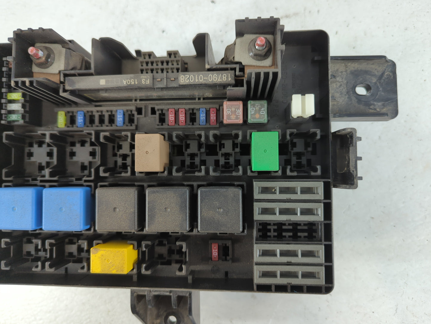 2013-2014 Hyundai Genesis Fusebox Fuse Box Panel Relay Module P/N:91264-2M801 Fits Fits 2013 2014 OEM Used Auto Parts - Oemusedautoparts1.com