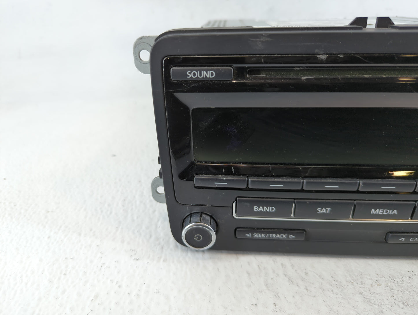 2013-2015 Volkswagen Passat Radio AM FM Cd Player Receiver Replacement P/N:1K0 035 164 F Fits Fits 2013 2014 2015 OEM Used Auto Parts - Oemusedautoparts1.com