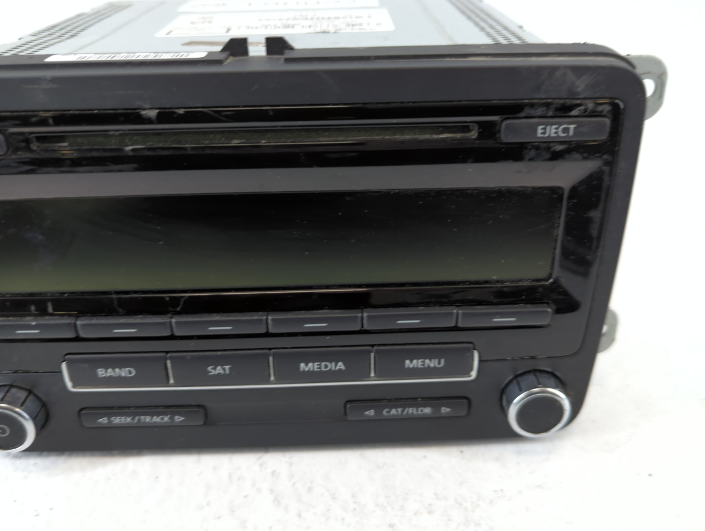 2013-2015 Volkswagen Passat Radio AM FM Cd Player Receiver Replacement P/N:1K0 035 164 F Fits Fits 2013 2014 2015 OEM Used Auto Parts - Oemusedautoparts1.com