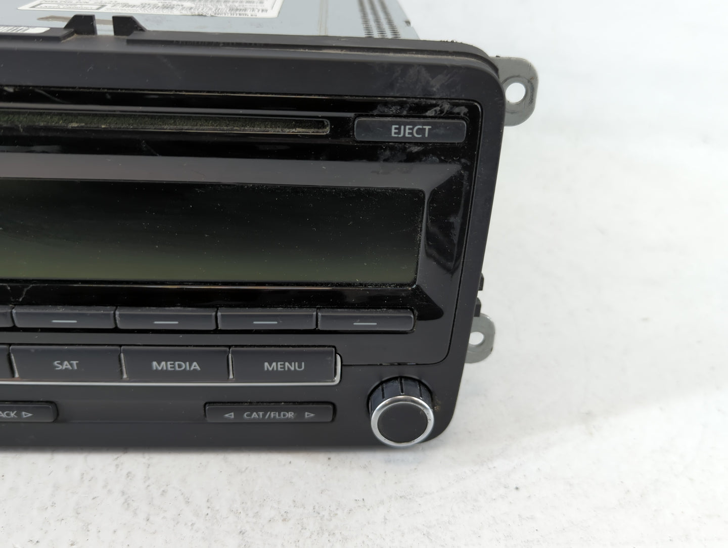2013-2015 Volkswagen Passat Radio AM FM Cd Player Receiver Replacement P/N:1K0 035 164 F Fits Fits 2013 2014 2015 OEM Used Auto Parts - Oemusedautoparts1.com