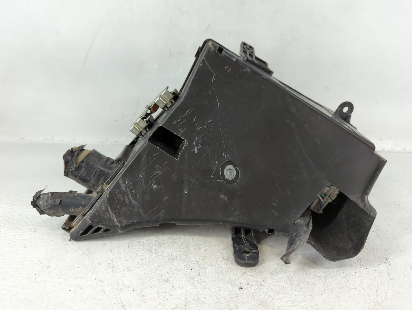 2010-2013 Subaru Forester Fusebox Fuse Box Panel Relay Module P/N:MB100200B Fits Fits 2010 2011 2012 2013 OEM Used Auto Parts - Oemusedautoparts1.com