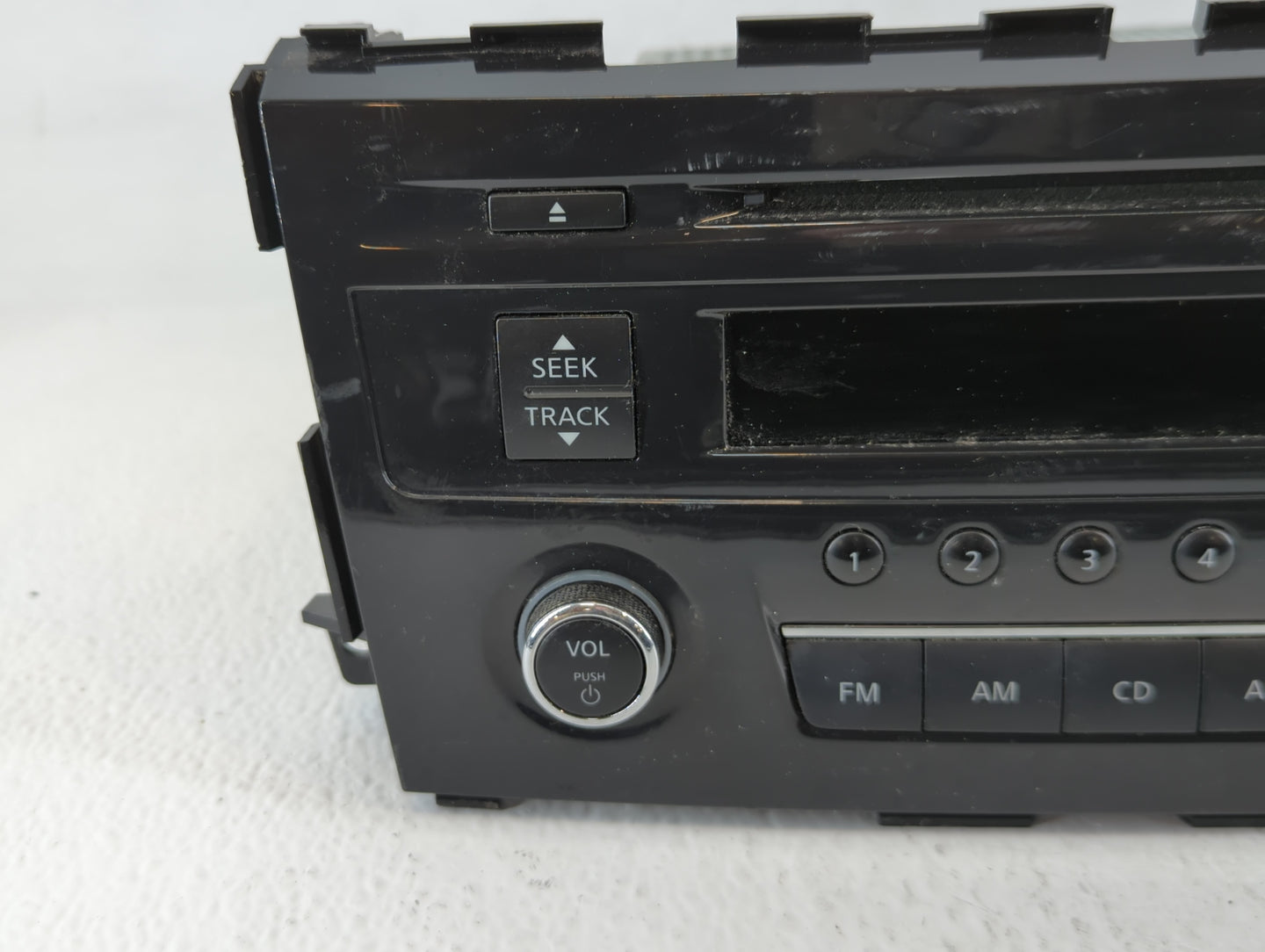 2013-2015 Nissan Altima Radio AM FM Cd Player Receiver Replacement P/N:28185 3TA0G Fits Fits 2013 2014 2015 OEM Used Auto Parts - Oemusedautoparts1.com
