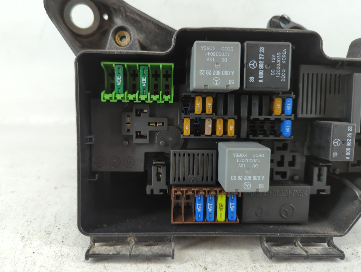 2019 Mercedes-Benz Glc300 Fusebox Fuse Box Panel Relay Module P/N:A 205 540 23 28 Fits OEM Used Auto Parts - Oemusedautoparts1.com