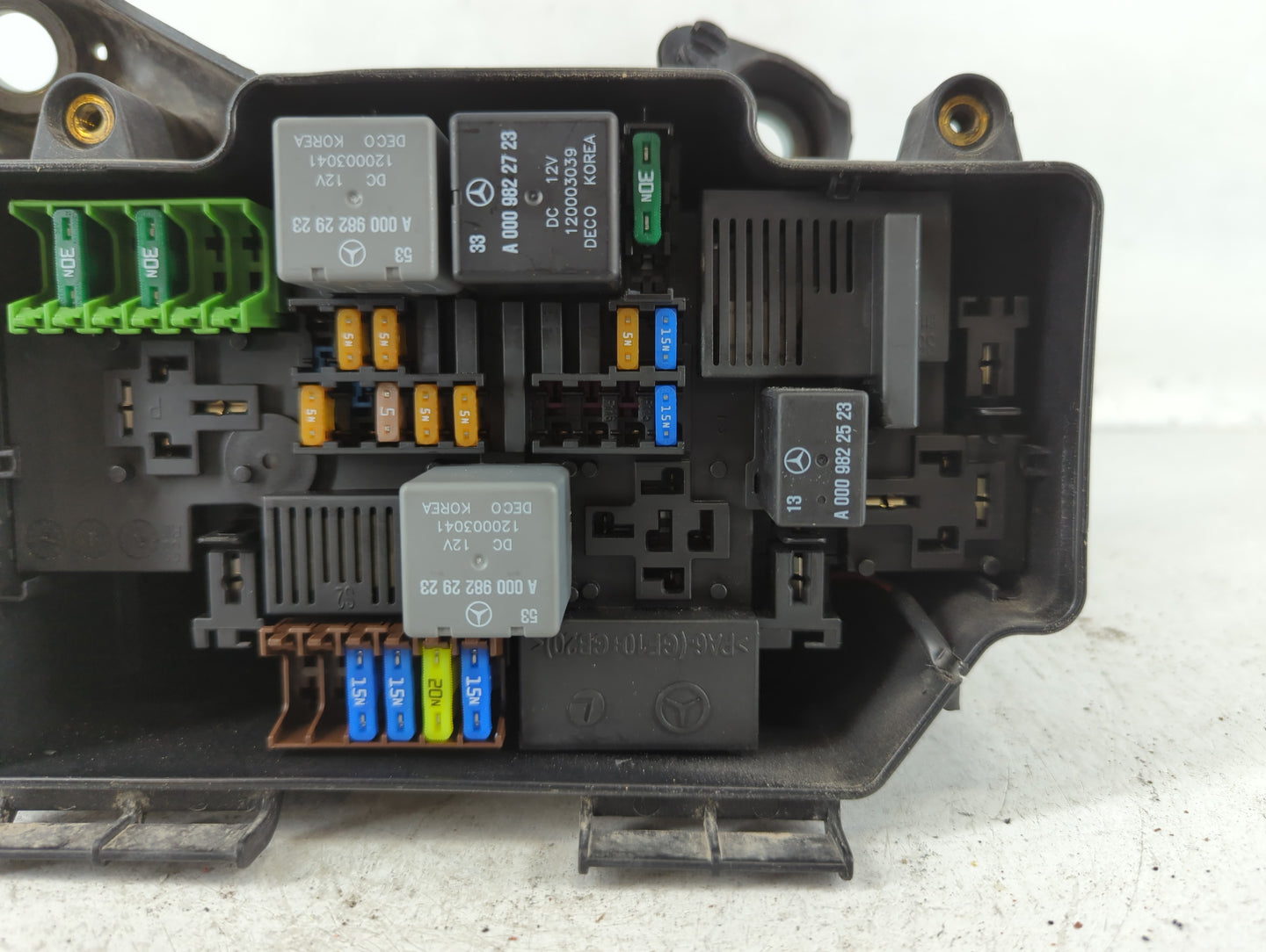 2019 Mercedes-Benz Glc300 Fusebox Fuse Box Panel Relay Module P/N:A 205 540 23 28 Fits OEM Used Auto Parts - Oemusedautoparts1.com