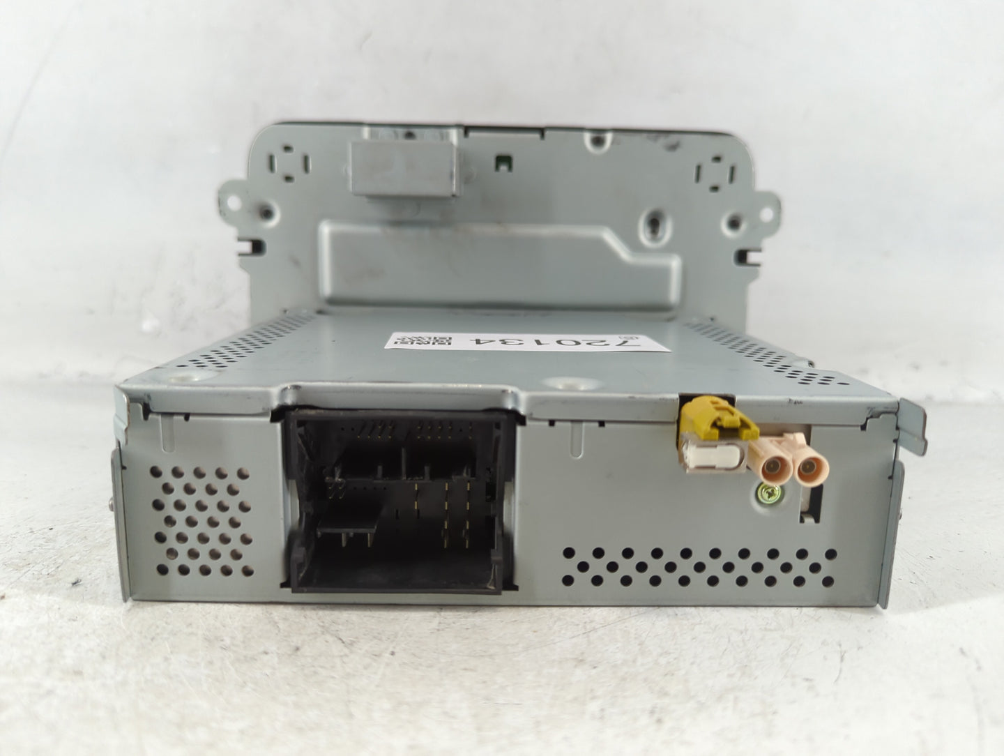 2016 Volkswagen Passat Radio AM FM Cd Player Receiver Replacement P/N:561 035 150 Fits OEM Used Auto Parts - Oemusedautoparts1.com