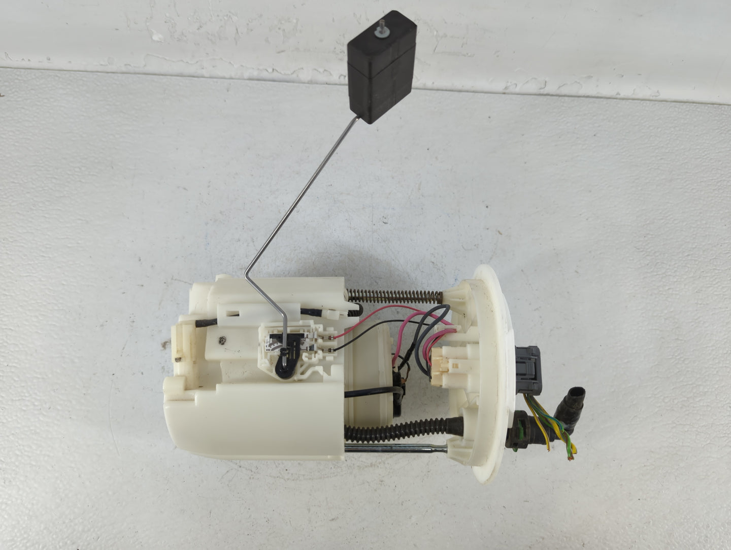 2013-2020 Ford Fusion Electrical Gas Fuel Pump Assembly - Oemusedautoparts1.com