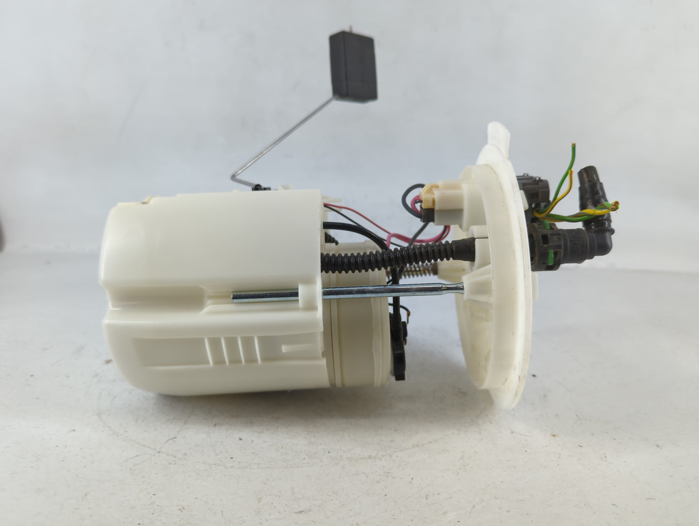 2013-2020 Ford Fusion Electrical Gas Fuel Pump Assembly - Oemusedautoparts1.com