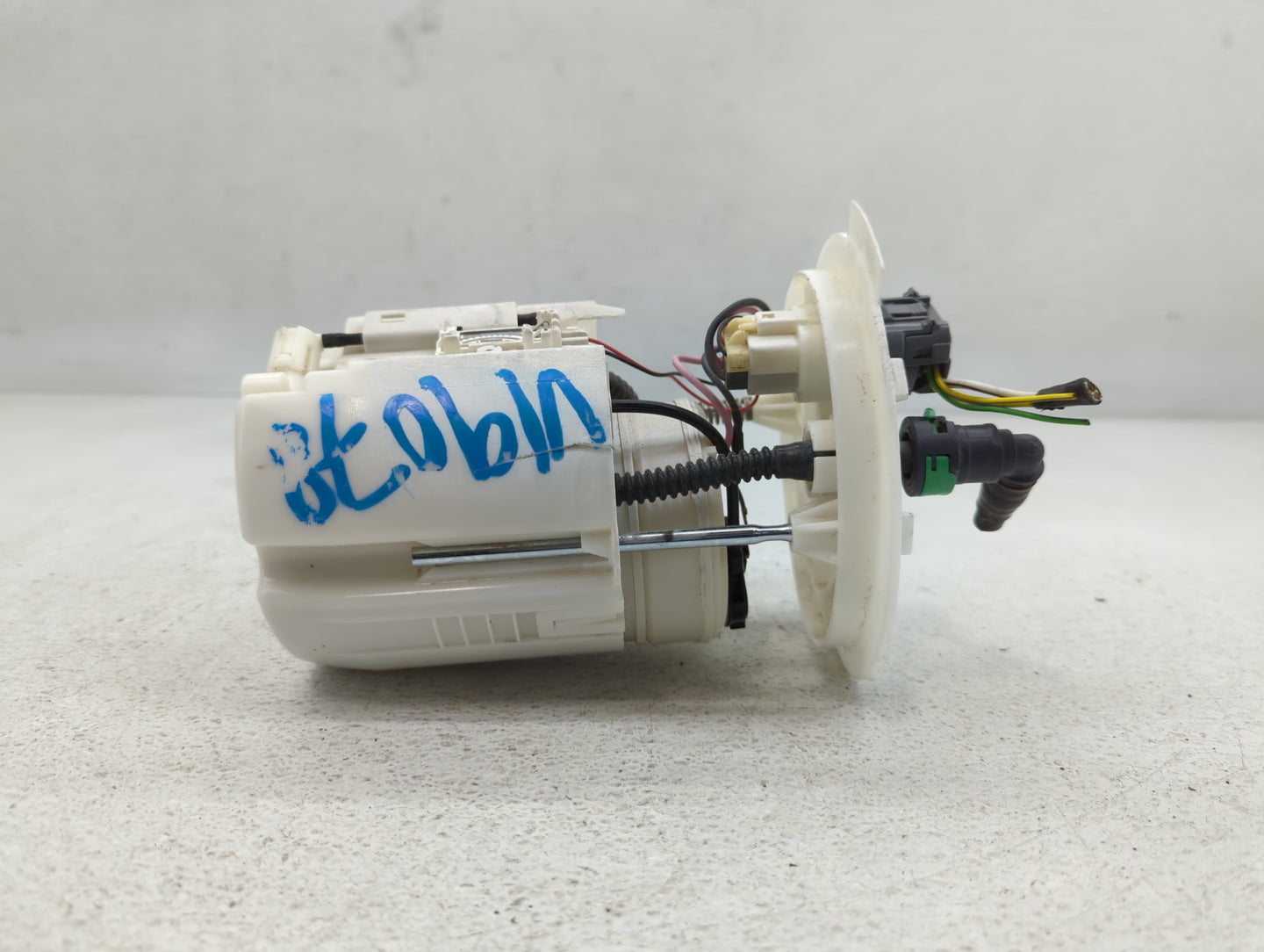 2013-2020 Ford Fusion Electrical Gas Fuel Pump Assembly - Oemusedautoparts1.com