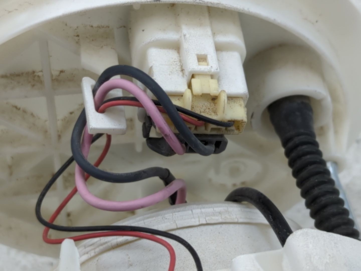 2013-2020 Ford Fusion Electrical Gas Fuel Pump Assembly - Oemusedautoparts1.com