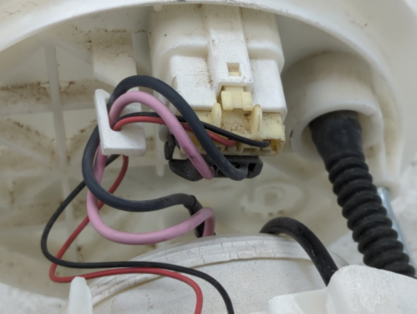 2013-2020 Ford Fusion Electrical Gas Fuel Pump Assembly - Oemusedautoparts1.com