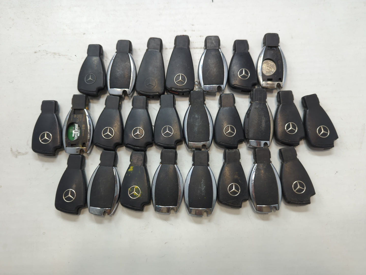 Lot of 25 Mercedes-Benz Keyless Entry Remote Fob IYZDC07 | IYZ3312 | - Oemusedautoparts1.com