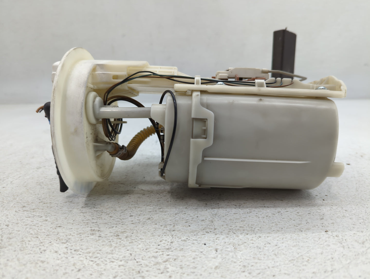 2006-2007 Volkswagen Jetta Electrical Gas Fuel Pump Assembly - Oemusedautoparts1.com