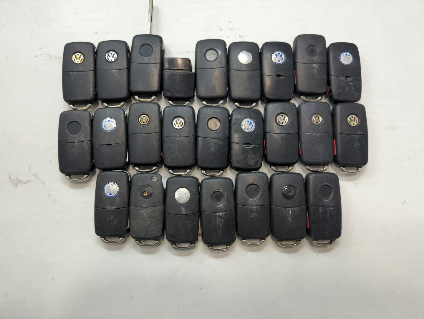 Lot of 25 Volkswagen Keyless Entry Remote Fob NBG8137T | NBG735868T - Oemusedautoparts1.com