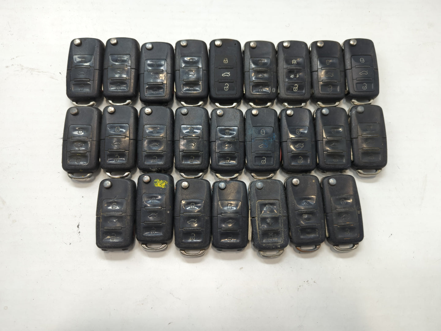 Lot of 25 Volkswagen Keyless Entry Remote Fob NBG8137T | NBG735868T - Oemusedautoparts1.com