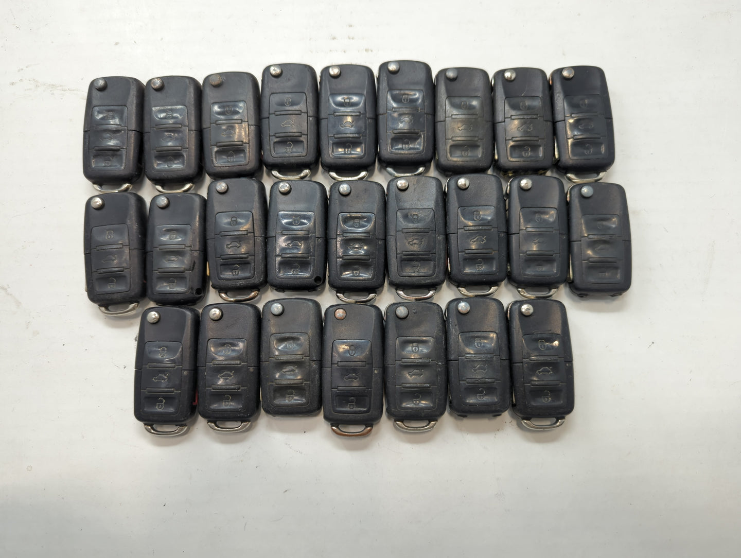 Lot of 25 Volkswagen Keyless Entry Remote Fob NBG8137T | NBG735868T - Oemusedautoparts1.com