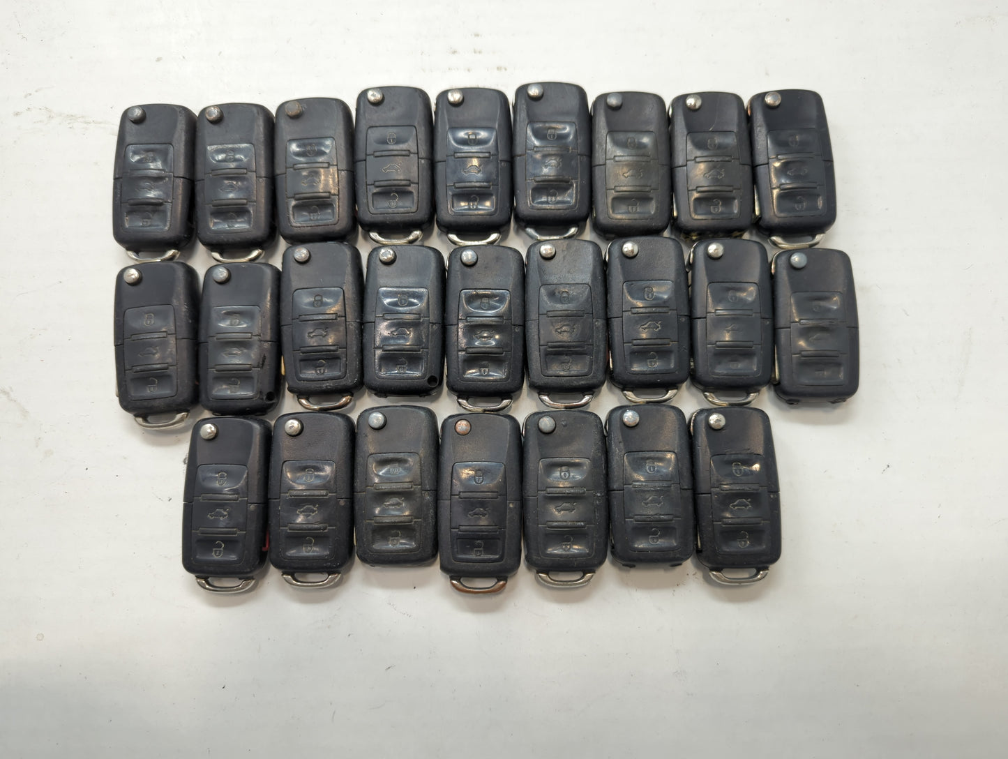 Lot of 25 Volkswagen Keyless Entry Remote Fob NBG8137T | NBG735868T - Oemusedautoparts1.com