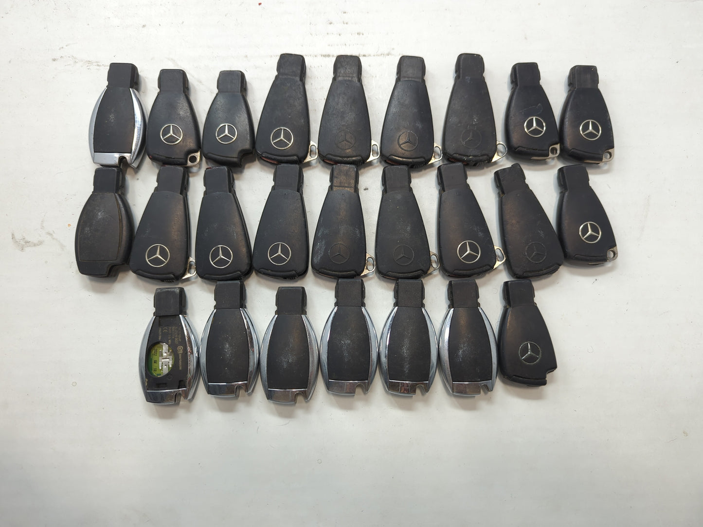Lot of 25 Mercedes-Benz Keyless Entry Remote Fob MIXED FCC IDS MIXED - Oemusedautoparts1.com