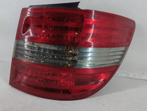 2006-2011 Mercedes-Benz B200 Tail Light Assembly Passenger Right OEM P/N:26 24 Q10 A 169 820 Fits OEM Used Auto Parts