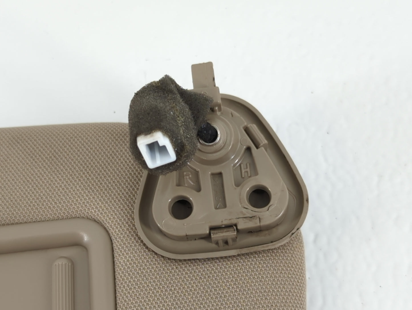 2013-2019 Hyundai Santa Fe Sun Visor Shade Replacement Driver Left Mirror Fits Fits 2013 2014 2015 2016 2017 2018 2019 OEM Used Auto Parts - Oemusedautoparts1.com