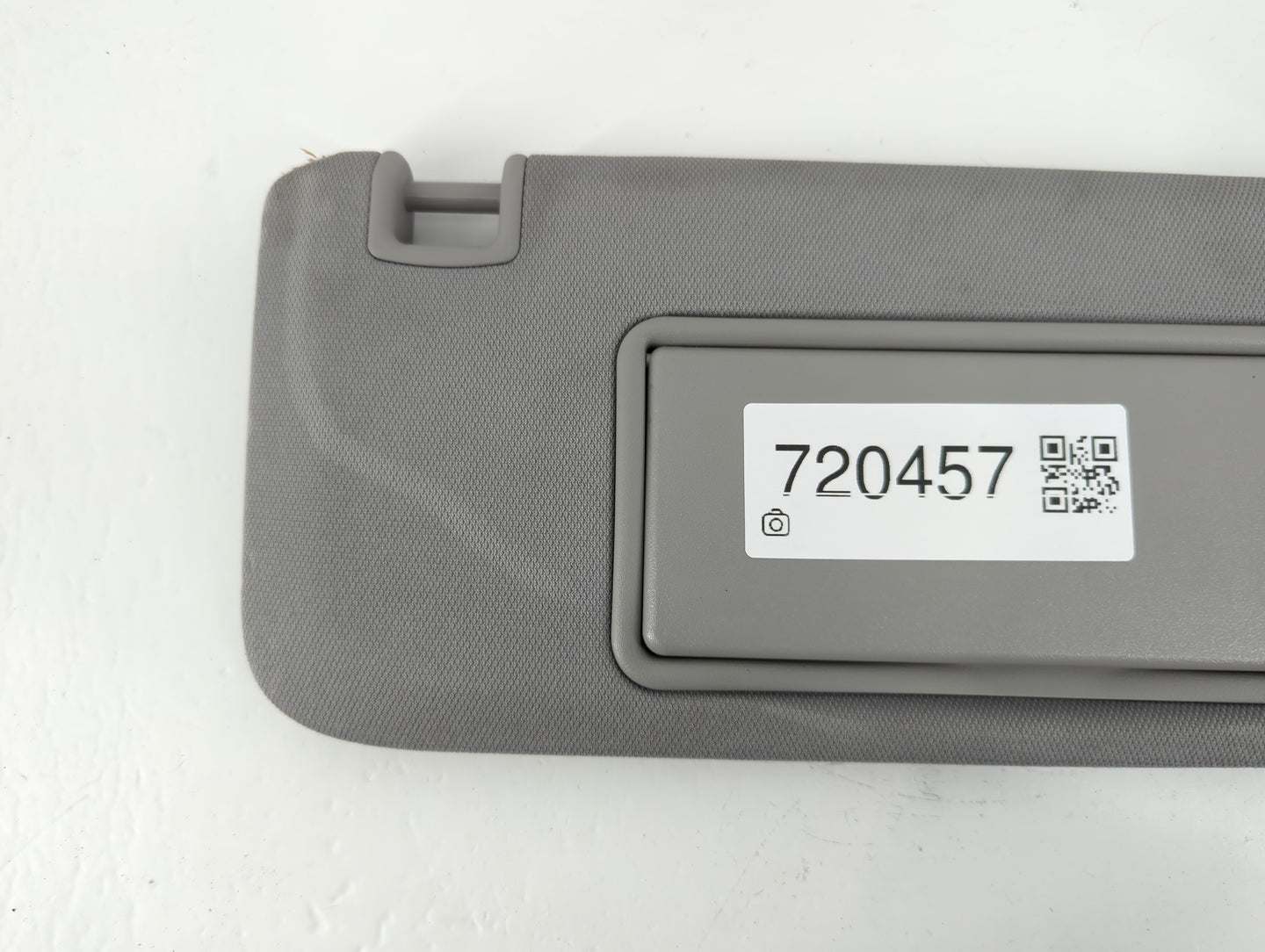 2016-2021 Chevrolet Malibu Sun Visor Shade Replacement Passenger Right Mirror Fits Fits 2016 2017 2018 2019 2020 2021 OEM Used Auto Parts - Oemusedautoparts1.com