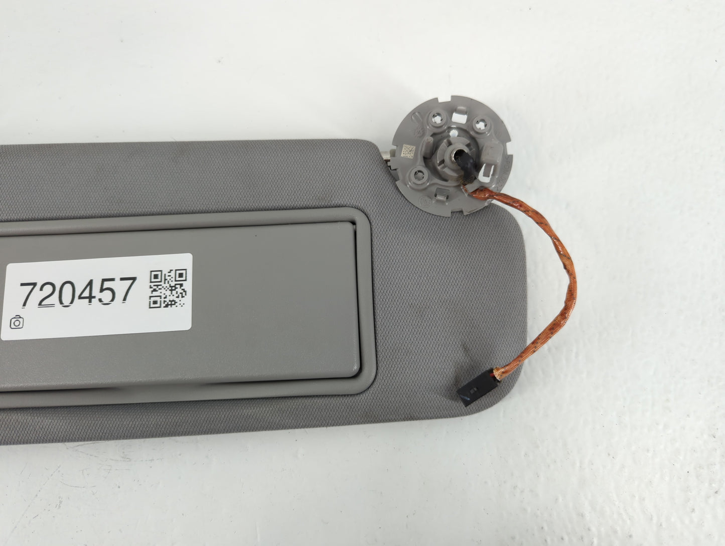 2016-2021 Chevrolet Malibu Sun Visor Shade Replacement Passenger Right Mirror Fits Fits 2016 2017 2018 2019 2020 2021 OEM Used Auto Parts - Oemusedautoparts1.com