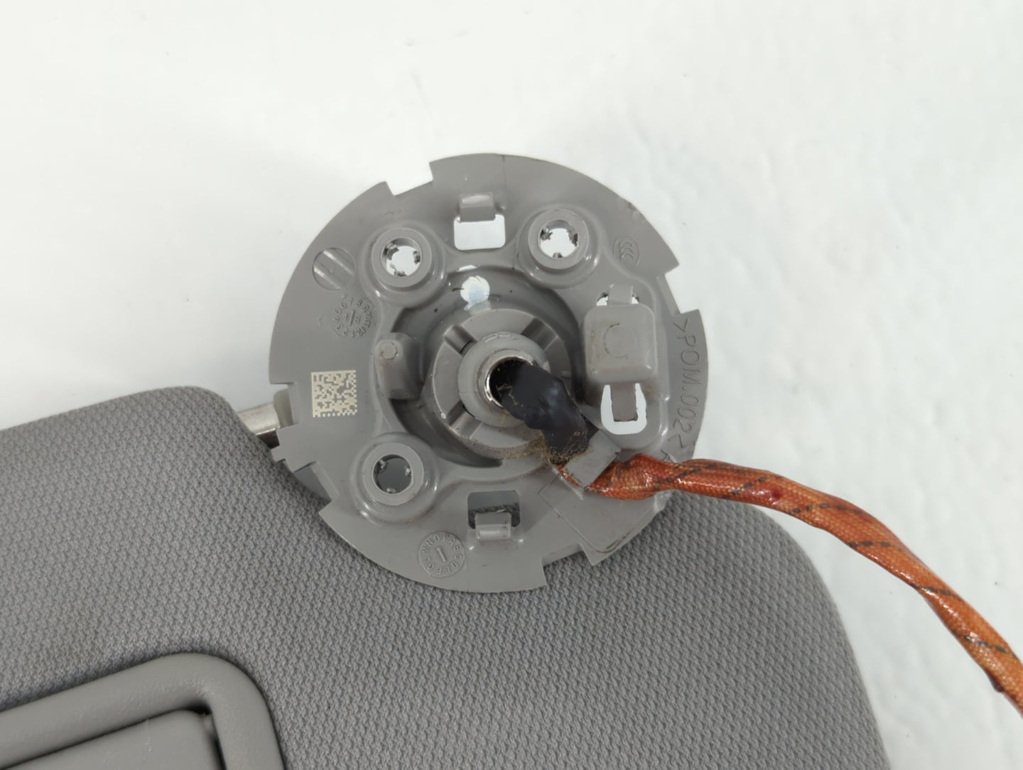 2016-2021 Chevrolet Malibu Sun Visor Shade Replacement Passenger Right Mirror Fits Fits 2016 2017 2018 2019 2020 2021 OEM Used Auto Parts - Oemusedautoparts1.com