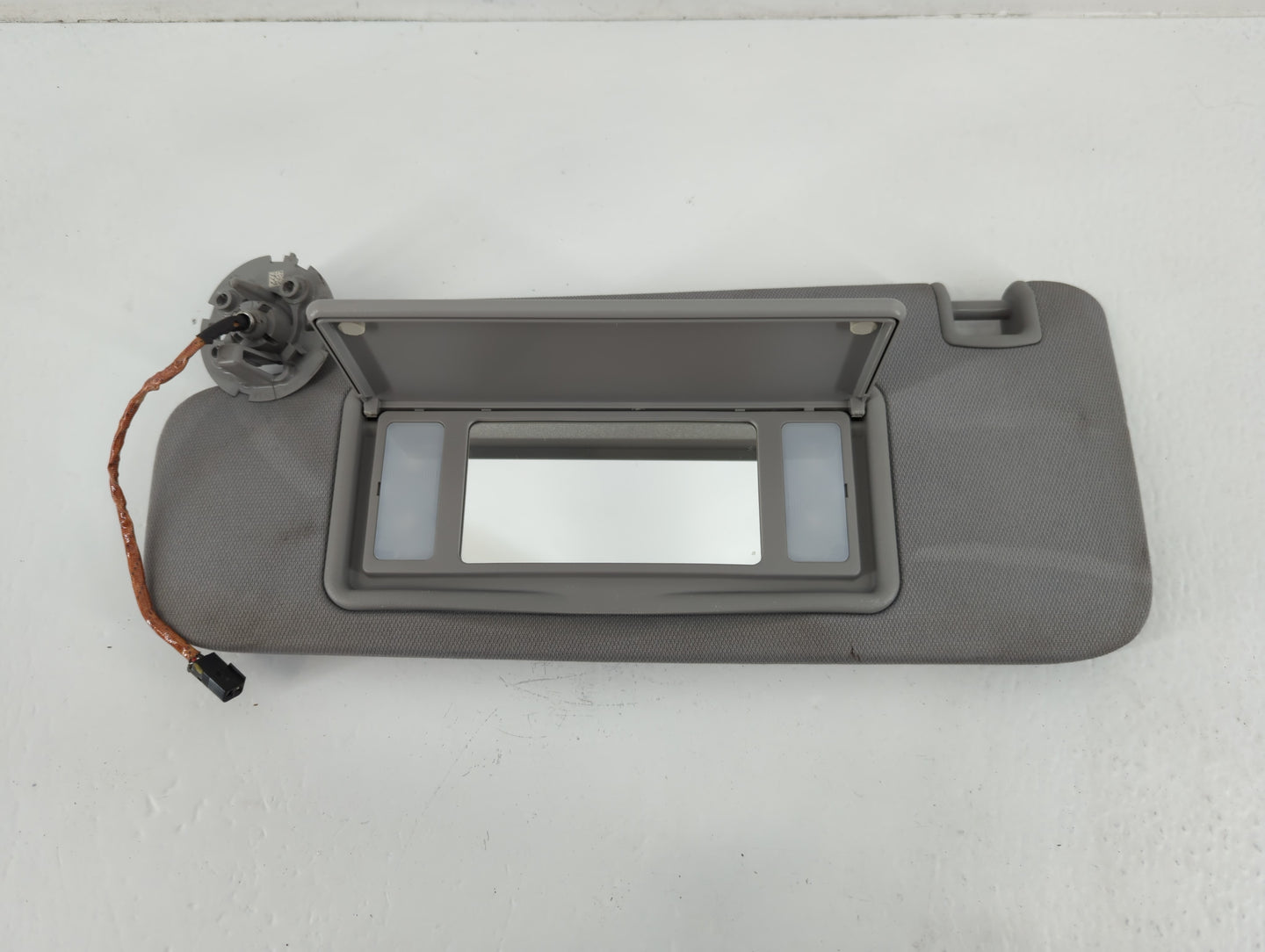 2016-2021 Chevrolet Malibu Sun Visor Shade Replacement Driver Left Mirror Fits Fits 2016 2017 2018 2019 2020 2021 OEM Used Auto Parts - Oemusedautoparts1.com