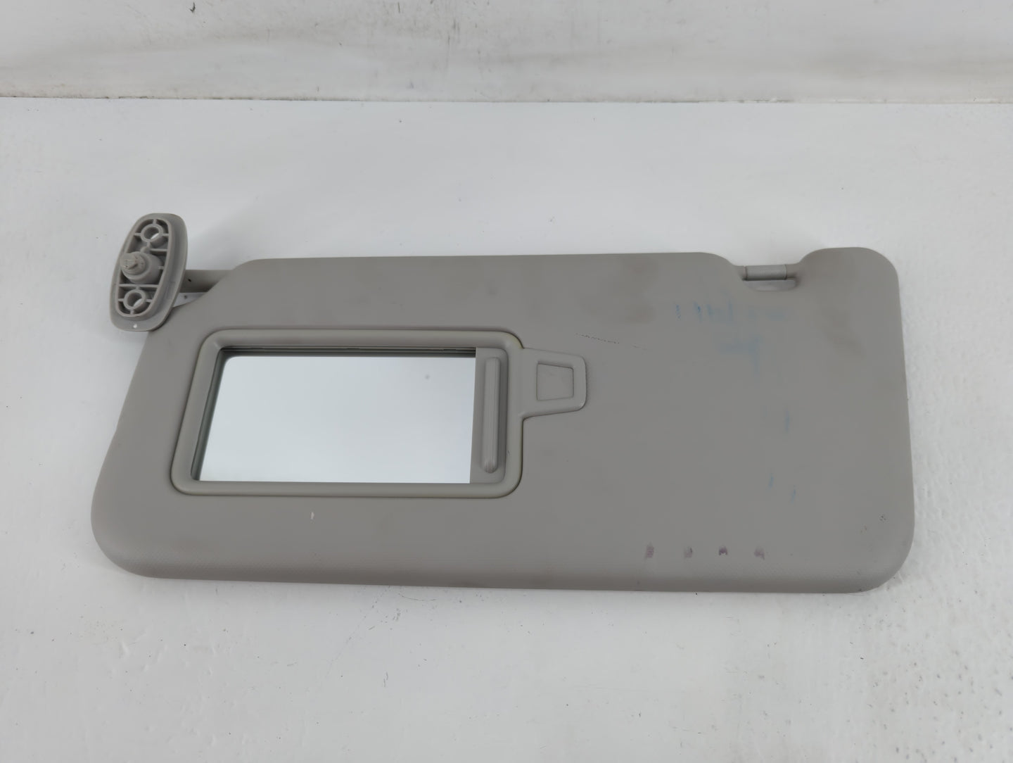 2020-2021 Kia Soul Sun Visor Shade Replacement Passenger Right Mirror Fits Fits 2020 2021 OEM Used Auto Parts - Oemusedautoparts1.com