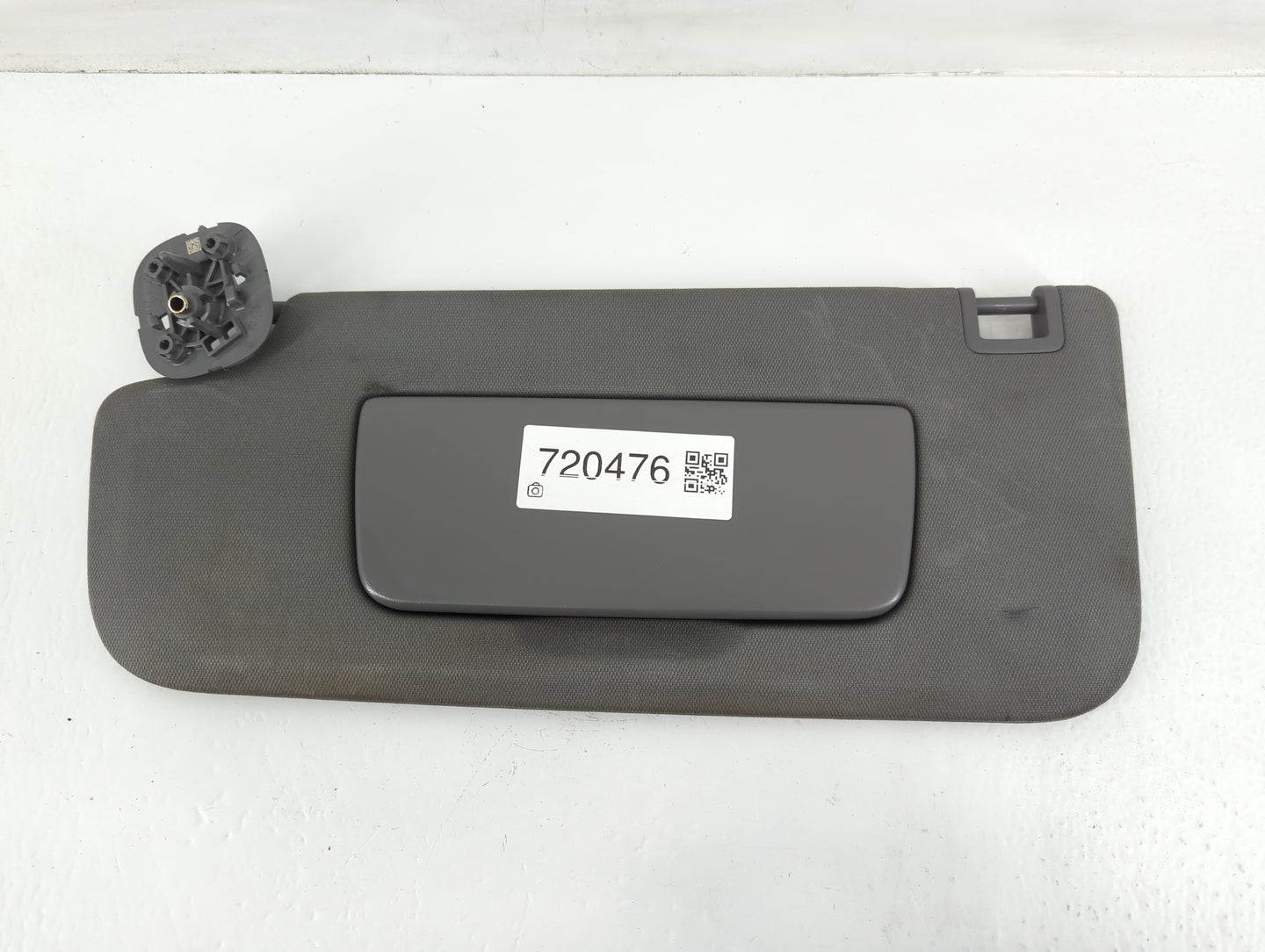 2019-2022 Chevrolet Silverado 1500 Sun Visor Shade Replacement Driver Left Mirror Fits Fits 2019 2020 2021 2022 OEM Used Auto Parts - Oemusedautoparts1.com