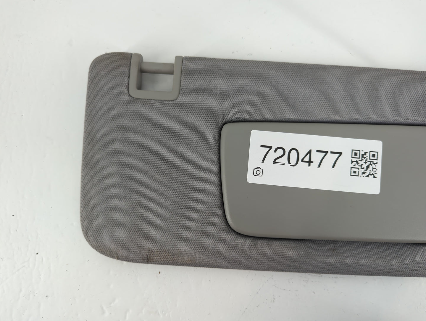 2018-2019 Chevrolet Equinox Sun Visor Shade Replacement Driver Left Mirror Fits Fits 2018 2019 OEM Used Auto Parts - Oemusedautoparts1.com