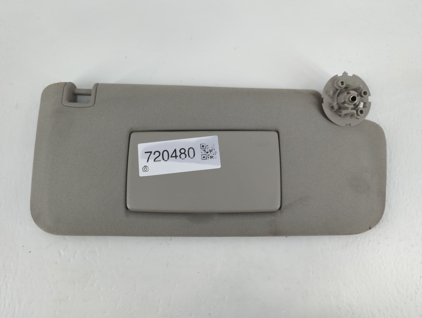 2015-2016 Chevrolet Trax Sun Visor Shade Replacement Passenger Right Mirror Fits Fits 2015 2016 OEM Used Auto Parts - Oemusedautoparts1.com