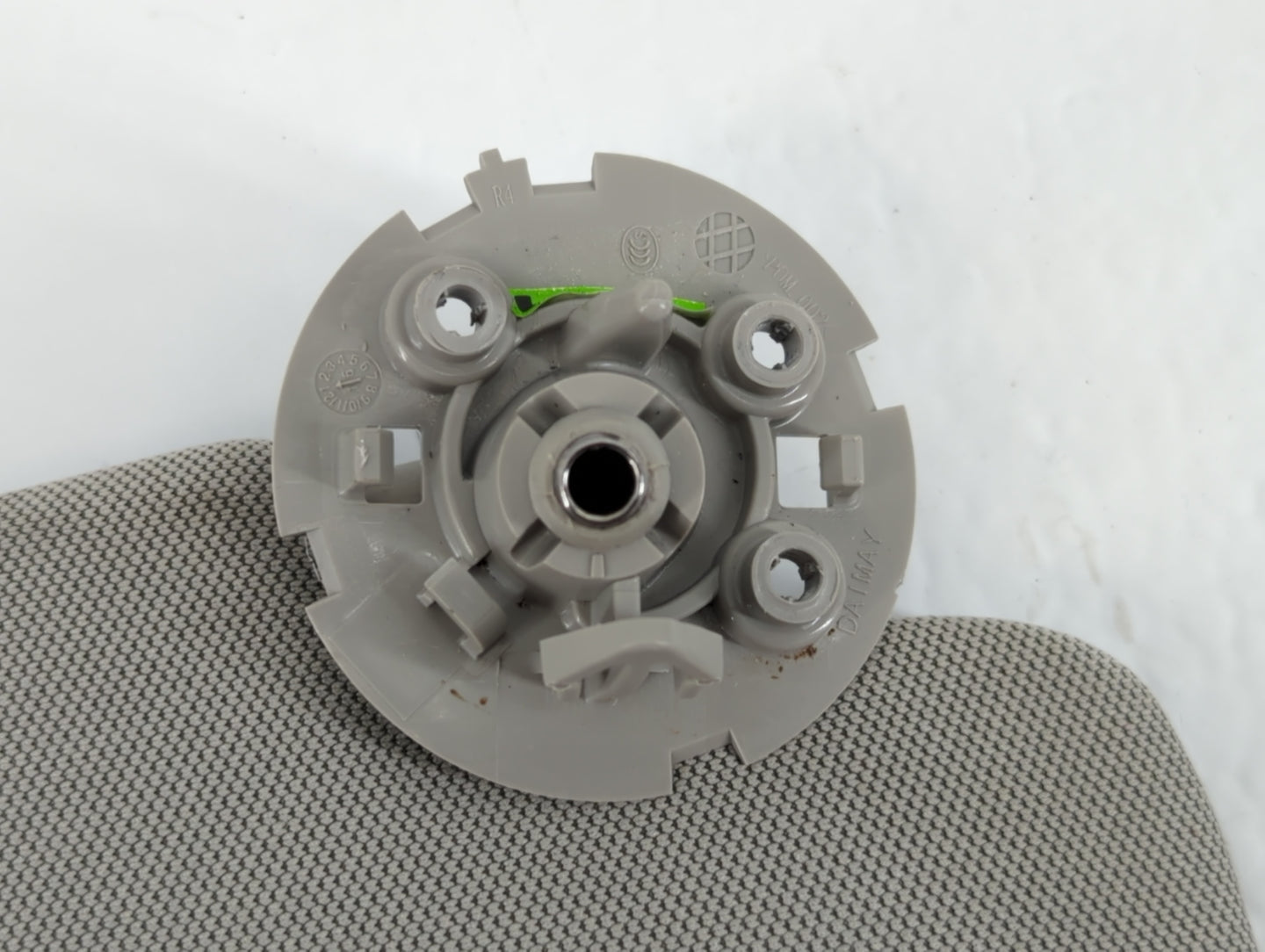 2015-2016 Chevrolet Trax Sun Visor Shade Replacement Passenger Right Mirror Fits Fits 2015 2016 OEM Used Auto Parts - Oemusedautoparts1.com