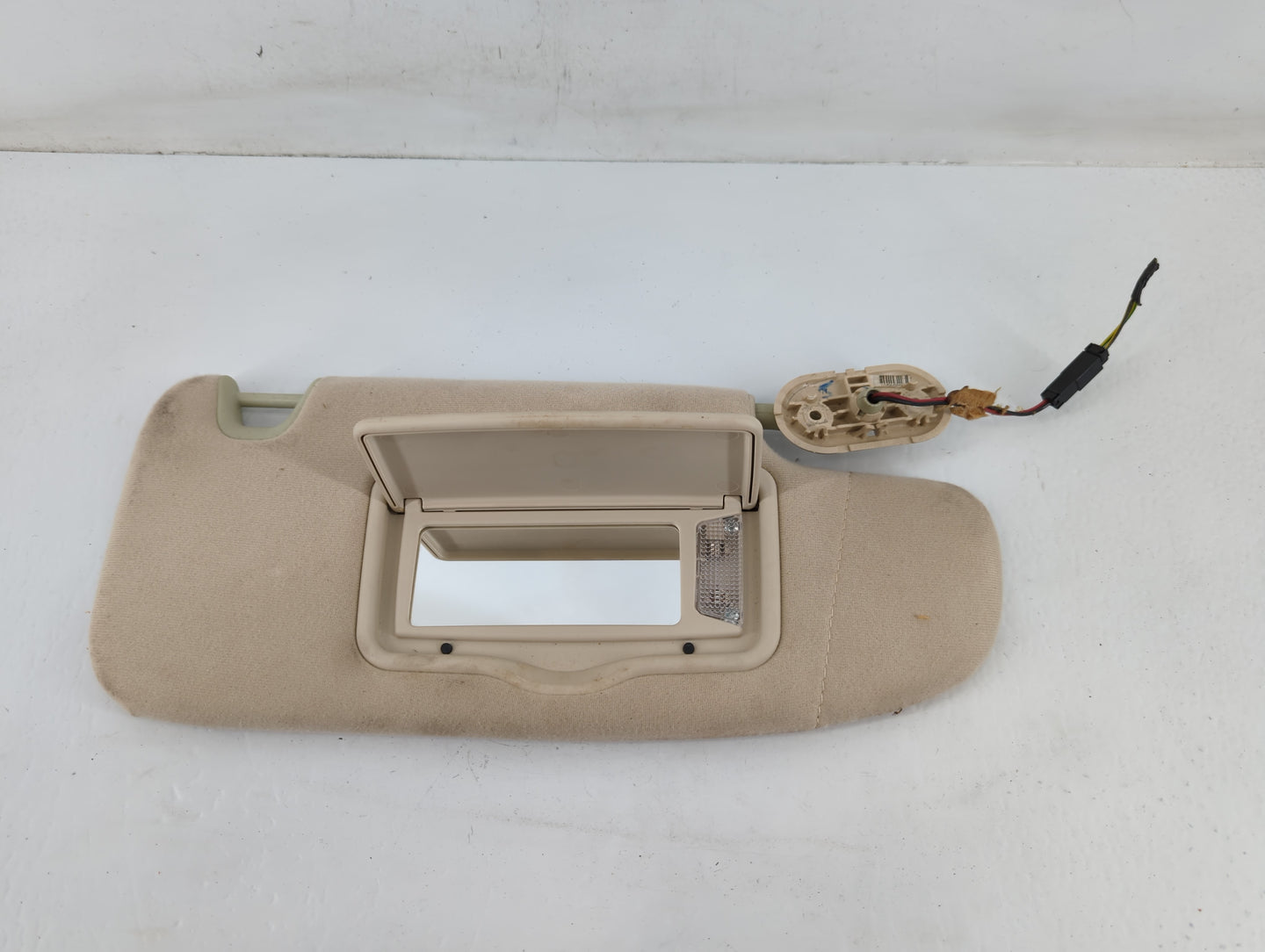 2006-2009 Mercury Milan Sun Visor Shade Replacement Driver Left Mirror Fits Fits 2006 2007 2008 2009 OEM Used Auto Parts - Oemusedautoparts1.com