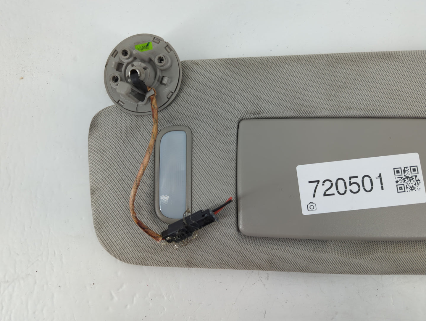 2010-2017 Chevrolet Equinox Sun Visor Shade Replacement Passenger Right Mirror Fits Fits 2010 2011 2012 2013 2014 2015 2016 2017 OEM Used Auto Parts - Oemusedautoparts1.com