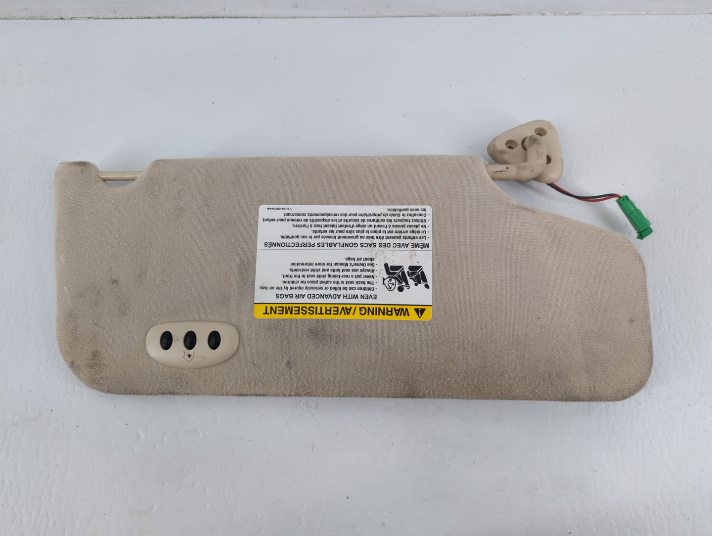 2008-2009 Ford Taurus X Sun Visor Shade Replacement Passenger Right Mirror Fits Fits 2008 2009 OEM Used Auto Parts - Oemusedautoparts1.com