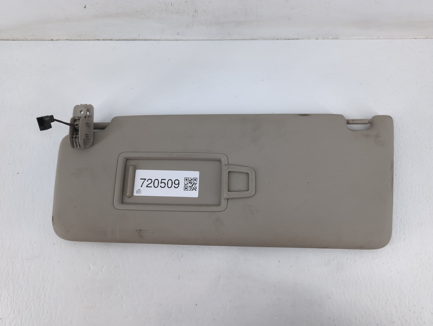 2020-2022 Volkswagen Atlas Sun Visor Shade Replacement Driver Left Mirror Fits Fits 2020 2021 2022 OEM Used Auto Parts - Oemusedautoparts1.com